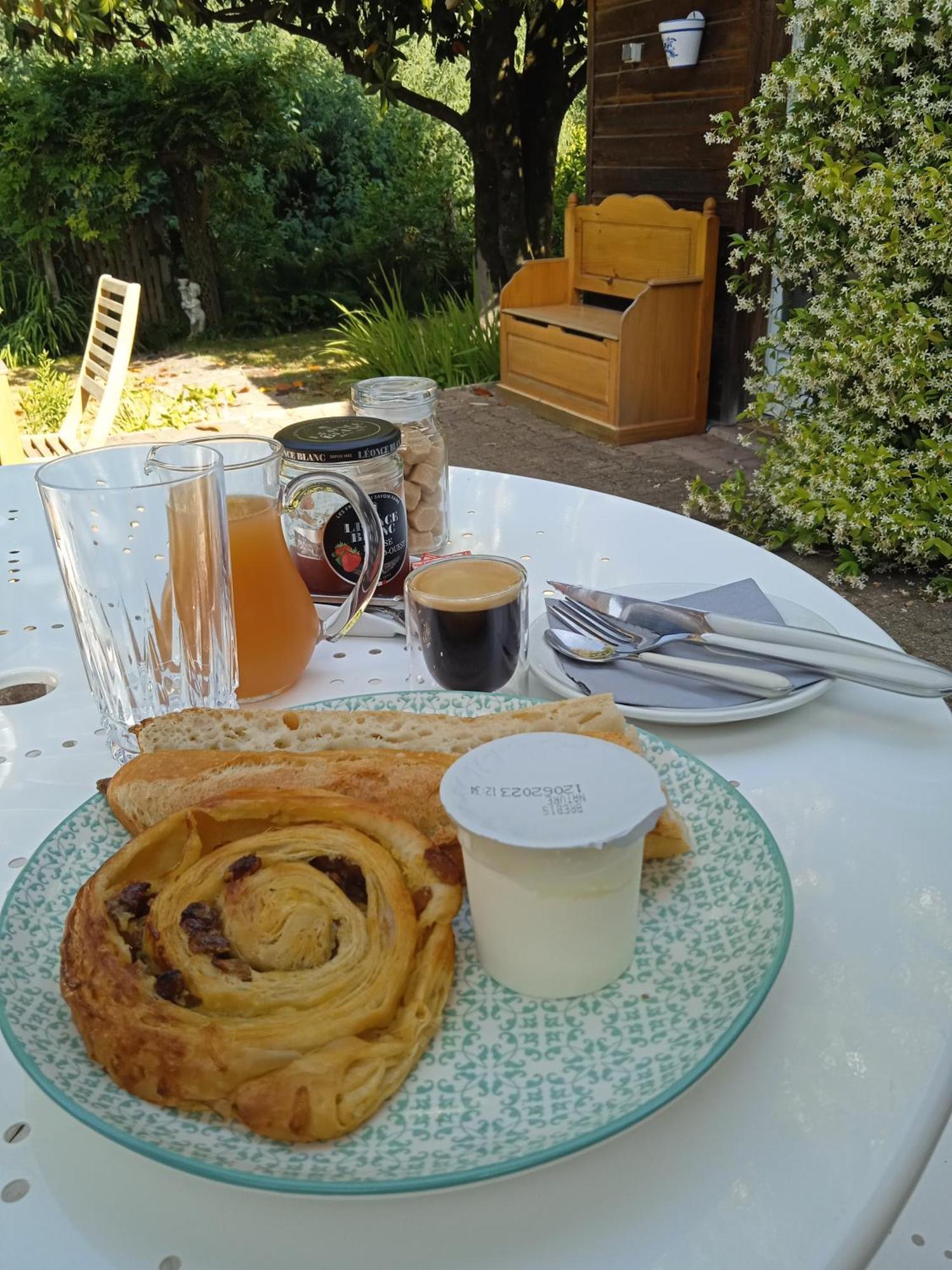Les Jardins De Mimizan Bed & Breakfast Exterior foto